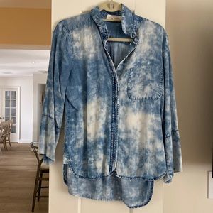 Button up! Higher in front and low in back